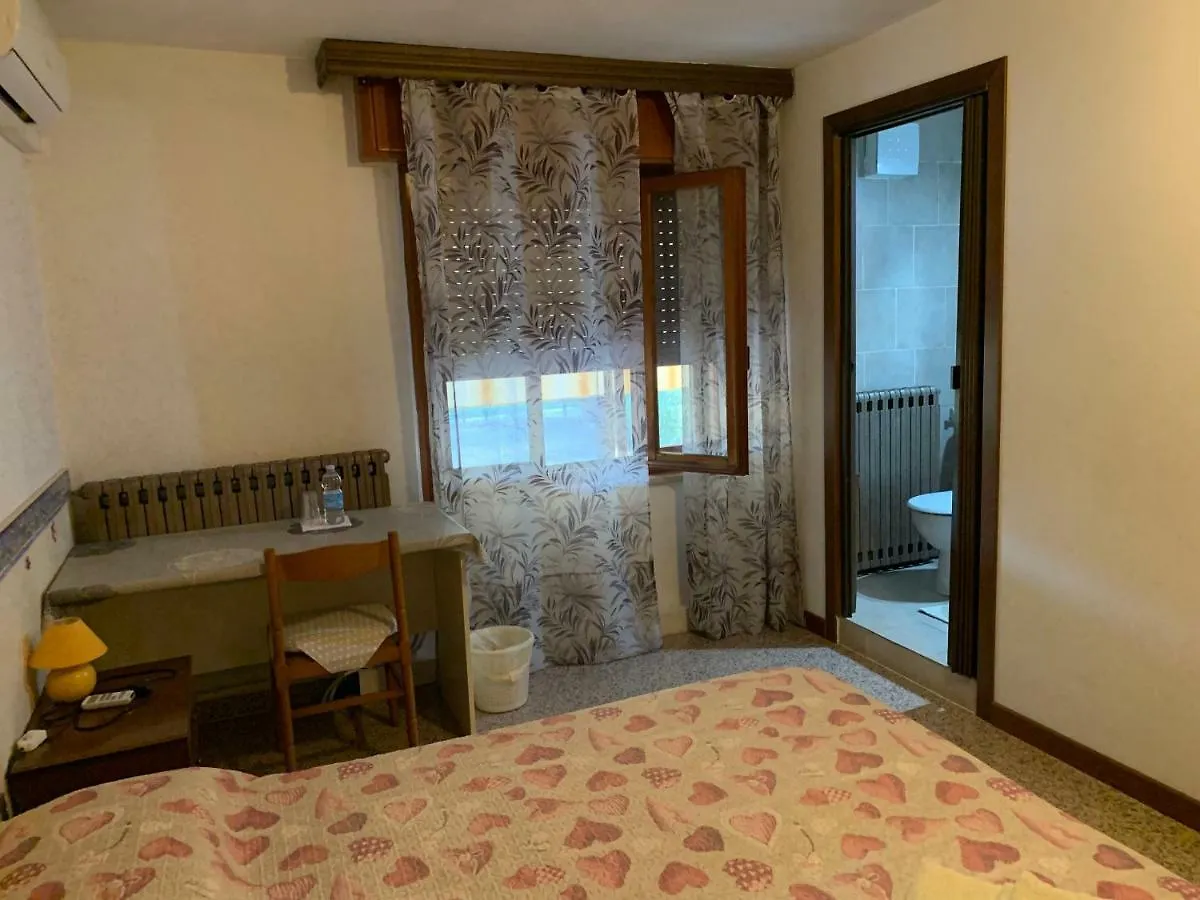 Camere Solidea Veronella 0*,  Italy